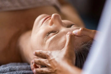 Professionelle Hautpflege als Teil eines realistischen Anti-Aging-Konzepts