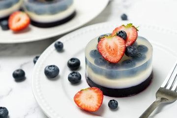 Fruchtiges Agar-Agar-Dessert mit Blaubeeren