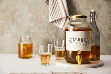 Kombucha: Kultur, Inhaltsstoffe und Risiken – sachliche Einordnung und Sicherheit