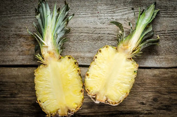 Querschnitt einer frischen Ananas als Bromelainquelle