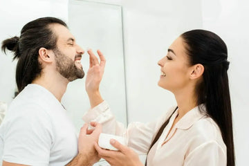 Gesichtscreme als Symbol für die Risiken selbst gemischter DMSO-Kosmetik