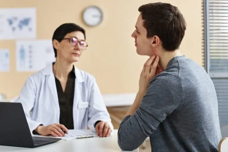 DMSO, Altersflecken, Sonnenflecken, Hautpflege, Dermatologie, Hautalterung, topische Behandlung, Schwefelverbindungen, Hautaufhellung, Hautgesundheit