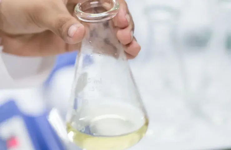 70 % DMSO‑Lösung herstellen: sicher mischen, richtig rechnen – und wann 60 % DMSO mit Magnesiumöl die bessere Wahl ist
